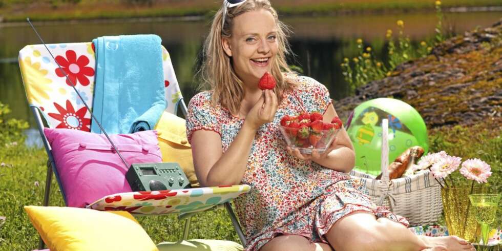 Jordbær er en viktig og naturlig del av sommeren, ifølge Henriette Steenstrup. Jordbær er en viktig og naturlig del av sommeren, ifølge Henriette Steenstrup.