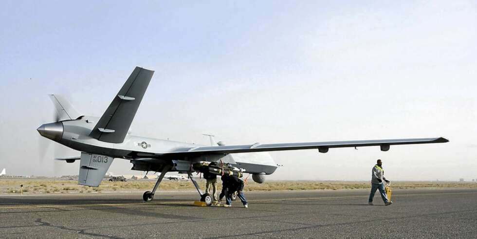 LITEN KJEMPE: Selv om MQ-9 Reaper er fjernstyrt, har den like stort vingespenn som et lite passasjerfly. Dronen kan løfte en våpenlast som er nesten like tung som flyets tomvekt. LITEN KJEMPE: Selv om MQ-9 Reaper er fjernstyrt, har den like stort vingespenn som et lite passasjerfly. Dronen kan løfte en våpenlast som er nesten like tung som flyets tomvekt.