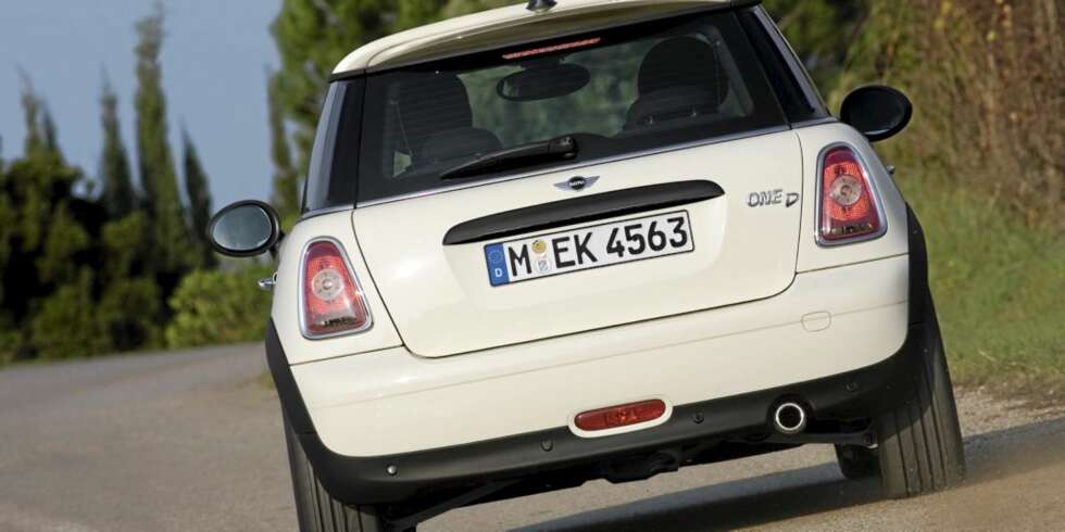 UNDERHOLDENDE: At Mini er morsom å kjøre, har vi konkludert med flere ganger. Nå kommer den med mini-diesel. UNDERHOLDENDE: At Mini er morsom å kjøre, har vi konkludert med flere ganger. Nå kommer den med mini-diesel.