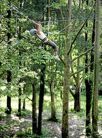 Vicky Ede kaster seg ut i det for n'te gang i adrenalinparken. Vicky Ede kaster seg ut i det for n'te gang i adrenalinparken.