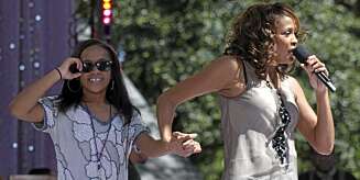 MOR OG DATTER: Whitney Houston og Bobbi Kristina Brown sang sammen under en minikonsert i Central Park. MOR OG DATTER: Whitney Houston og Bobbi Kristina Brown sang sammen under en minikonsert i Central Park.