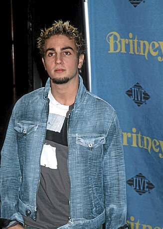 Britneys flørt med Wade Robson skal ha vært den direkte årsaken til bruddet med Justin Timberlake. Britneys flørt med Wade Robson skal ha vært den direkte årsaken til bruddet med Justin Timberlake.
