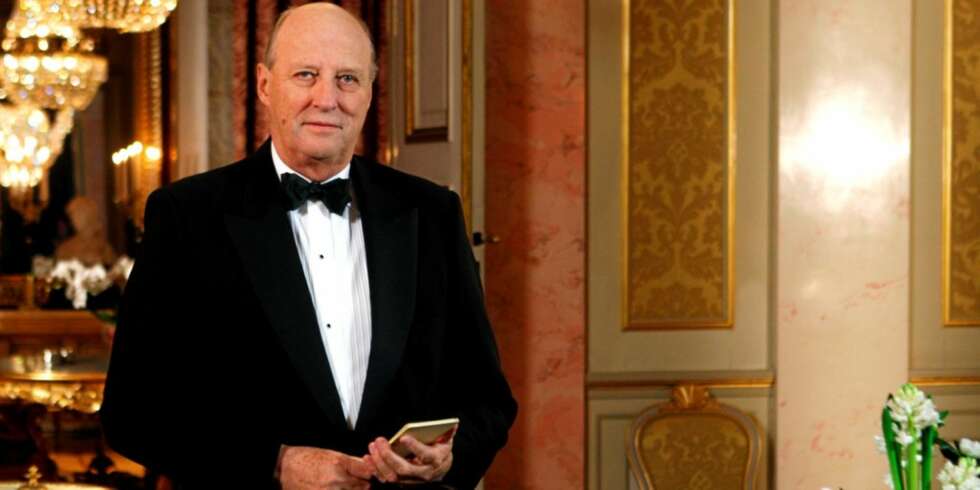 Kong Harald fotografert på Slottet under sin nyttårstale i 2007. Kong Harald fotografert på Slottet under sin nyttårstale i 2007.