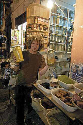 Jeg lærte noe i Marrakesh, flirer Aleksander. - At jeg ikke er en selgertype! Jeg lærte noe i Marrakesh, flirer Aleksander. - At jeg ikke er en selgertype!