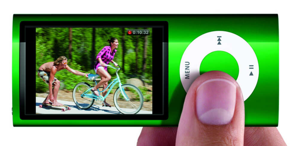 MED VIDEO-KAMERA: Tynne Ipod Nano utvides kraftig. MED VIDEO-KAMERA: Tynne Ipod Nano utvides kraftig.