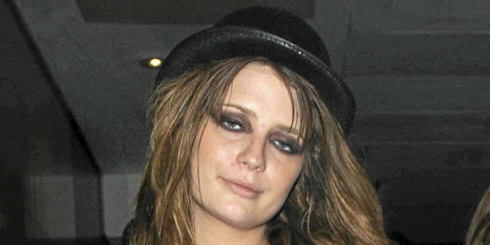Mischa Barton ble tvangsinnlagt på psykitarisk sykehus i hui og hast. Mischa Barton ble tvangsinnlagt på psykitarisk sykehus i hui og hast.