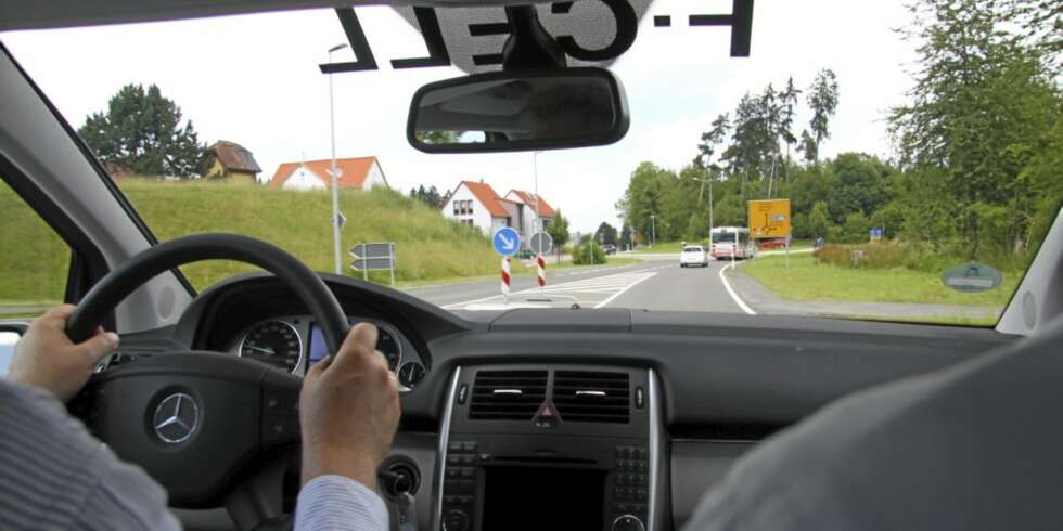 I DET FRI: Her er vi er ute på tyske landeveier med B-klasse F-Cell. Neste år kommer den til Norge. I DET FRI: Her er vi er ute på tyske landeveier med B-klasse F-Cell. Neste år kommer den til Norge.