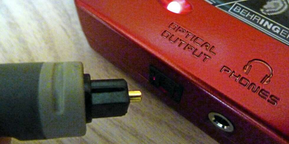 Behringer USB lydkort med optisk utgang kan kboles rett til forsterkerens digitale inngang. Behringer USB lydkort med optisk utgang kan kboles rett til forsterkerens digitale inngang.