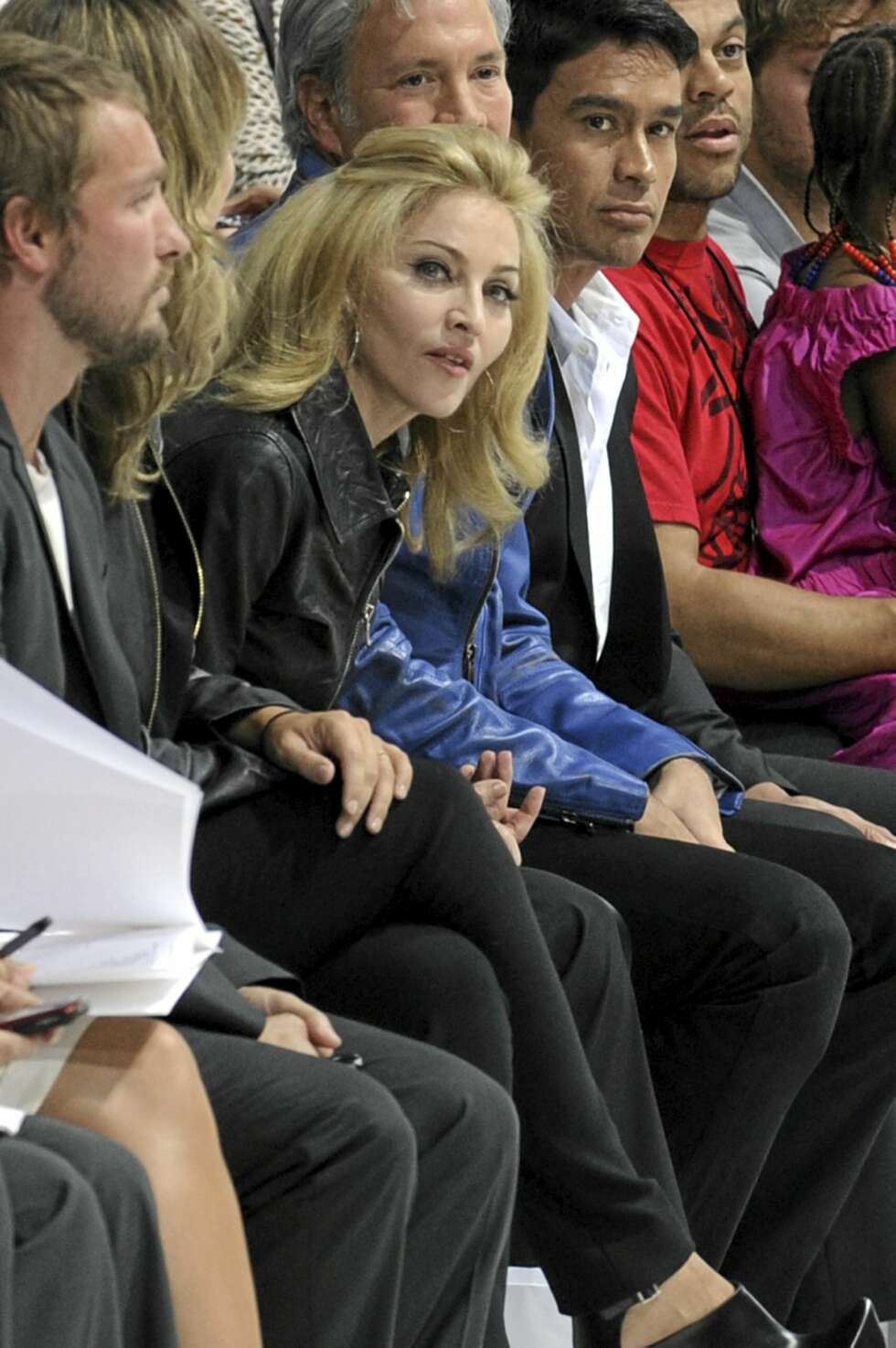 FRONT ROW: Madonna satt på første rad da Marc Jacobs viste vårmote i metropolen. FRONT ROW: Madonna satt på første rad da Marc Jacobs viste vårmote i metropolen.