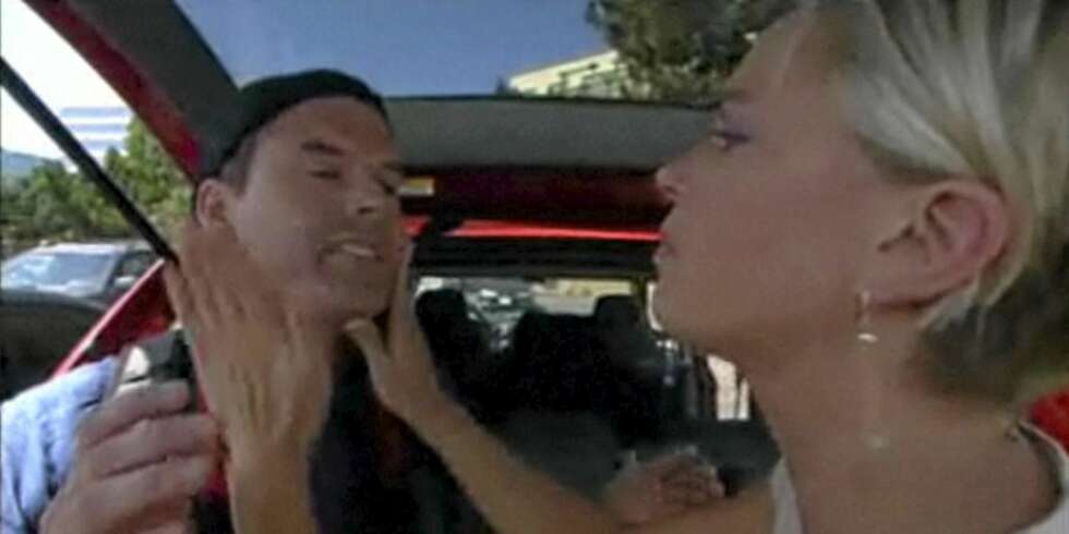 ALLES MAMMA: Kate Gosselin vasker Jay Lenos utsendte medarbeidere med spytt. ALLES MAMMA: Kate Gosselin vasker Jay Lenos utsendte medarbeidere med spytt.