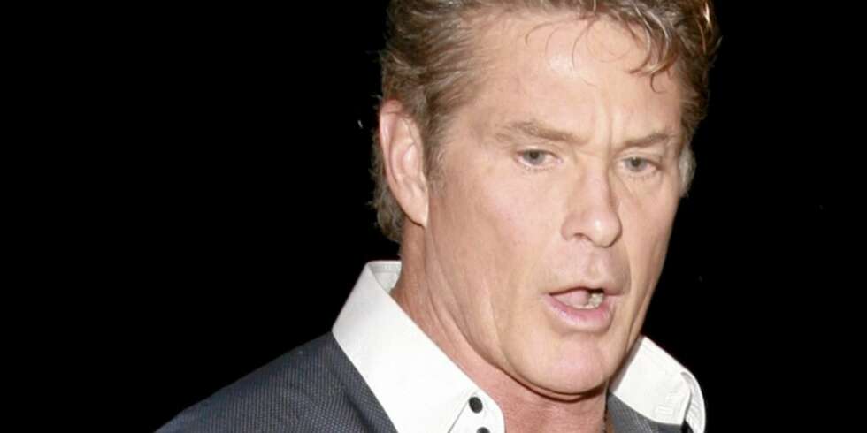 PÅ FYLLA: David Hasselhoff kom i skade for å slå til legen som kom for å hjelpe ham. PÅ FYLLA: David Hasselhoff kom i skade for å slå til legen som kom for å hjelpe ham.