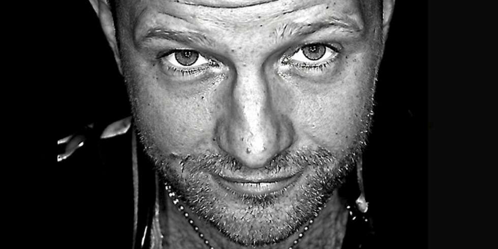 Yeah. Dansken og resten av Yoga Fire har MTVs Music Awards i siktet. 5. november får vi vite hvem som kåres til årets artist/gruppe. Yeah. Dansken og resten av Yoga Fire har MTVs Music Awards i siktet. 5. november får vi vite hvem som kåres til årets artist/gruppe.