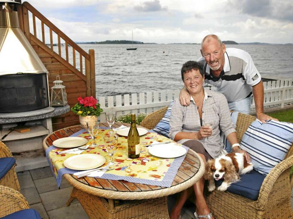 KOSER SEG: Frank liker å kokkelere sammen med Inger. Likevel har han gått ned i vekt etter at han fikk slankedronningen til samboer. KOSER SEG: Frank liker å kokkelere sammen med Inger. Likevel har han gått ned i vekt etter at han fikk slankedronningen til samboer.