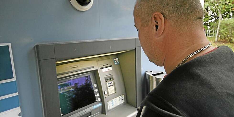 MINIBANKER: Petter har sprengt en endeløs rekke minibanker. Nå lever han et lovlydig liv. MINIBANKER: Petter har sprengt en endeløs rekke minibanker. Nå lever han et lovlydig liv.