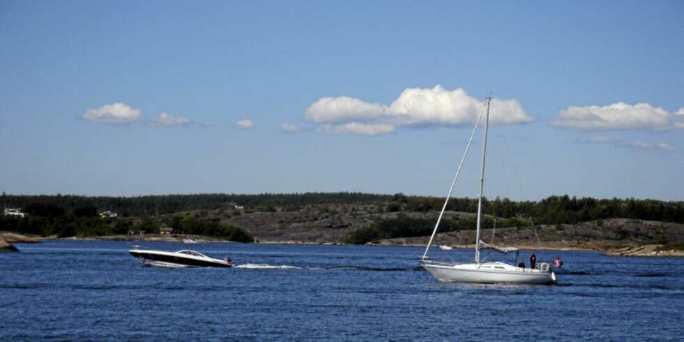 FARTSBEGRENSNINGER: Det kan gå mot rigidde fartsbegrensninger i skjærgården rundt Tønsberg, Nøtterøy og Tjøme; fem knop i alle sund og maksimum 30 knop i hele skjærgården. FARTSBEGRENSNINGER: Det kan gå mot rigidde fartsbegrensninger i skjærgården rundt Tønsberg, Nøtterøy og Tjøme; fem knop i alle sund og maksimum 30 knop i hele skjærgården.
