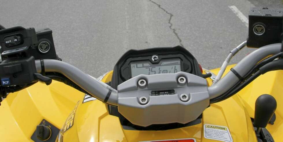 GREI INSTRUMENTERING: De digitle instrumentene funker helt greit, men varsellampene virker litt svake i skarpt solskinn. GREI INSTRUMENTERING: De digitle instrumentene funker helt greit, men varsellampene virker litt svake i skarpt solskinn.