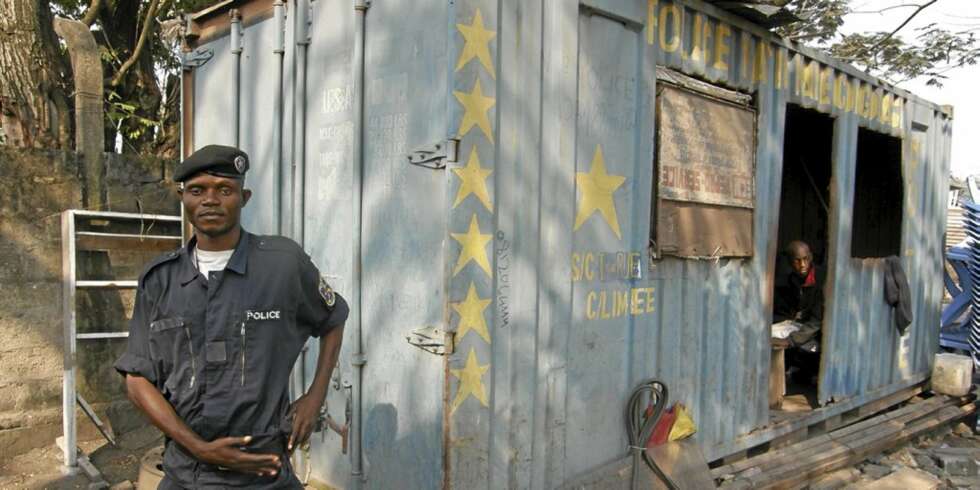 FENGSLET: Ja, dette er en politistasjon i Kinshasa. Her ble Rune Monstad truet med gevær. FENGSLET: Ja, dette er en politistasjon i Kinshasa. Her ble Rune Monstad truet med gevær.