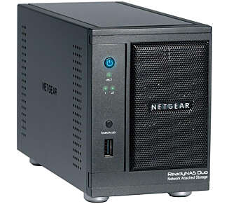 NAS: Netgears ReadyNAS Duo er et godt eksempel på en NAS som kan kjøre aktuelle serverapplikasjoner som Squeezecenter for Squeezebox, UPnP AV-server og iTunes-server. NAS: Netgears ReadyNAS Duo er et godt eksempel på en NAS som kan kjøre aktuelle serverapplikasjoner som Squeezecenter for Squeezebox, UPnP AV-server og iTunes-server.