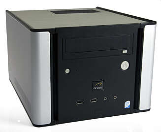 HOMESERVER: I HjemmePC-redaksjonen har vi hatt stor suksess med å kjøre Windows Home Server på denne selvbygde lille boksen basert på et Mini-ITX-hovedkort med Intel Atom-prosessor. HOMESERVER: I HjemmePC-redaksjonen har vi hatt stor suksess med å kjøre Windows Home Server på denne selvbygde lille boksen basert på et Mini-ITX-hovedkort med Intel Atom-prosessor.