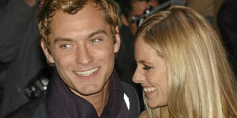 VENNER ELLER KJÆRESTER?: Jude Law og Sienna Miller er på vei tilbake til hverandre, skriver Daily News. Bildet er fra 2004. VENNER ELLER KJÆRESTER?: Jude Law og Sienna Miller er på vei tilbake til hverandre, skriver Daily News. Bildet er fra 2004.
