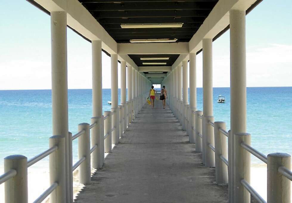 LATE DAGER: Juara er én av de vakreste strendene på Tioman, og havet er krystallklart. LATE DAGER: Juara er én av de vakreste strendene på Tioman, og havet er krystallklart.