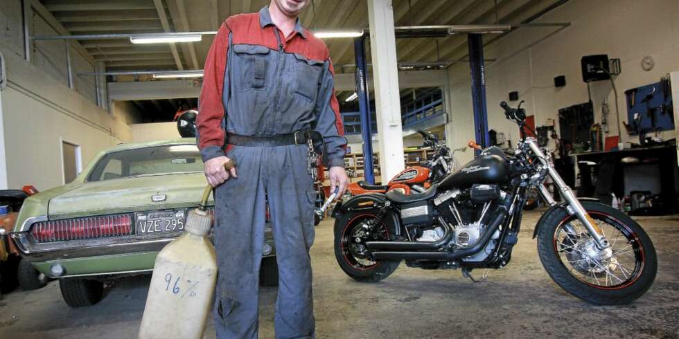 ROCKA FYR: Prepple Houmb er en likanes kar som liker rock, amcars og Harley. Mercury Cougaren har han nettopp kjøpt. ROCKA FYR: Prepple Houmb er en likanes kar som liker rock, amcars og Harley. Mercury Cougaren har han nettopp kjøpt.