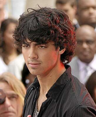 Joe Jonas har ikke sluppet billig unna for å ha dumpet Taylor Swift! Joe Jonas har ikke sluppet billig unna for å ha dumpet Taylor Swift!