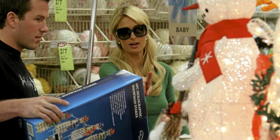GISP!:Paris Hilton og kjæresten Doug Reinhardt oppholdt seg en god stund ved babystrikk-avdelingen. GISP!:Paris Hilton og kjæresten Doug Reinhardt oppholdt seg en god stund ved babystrikk-avdelingen.