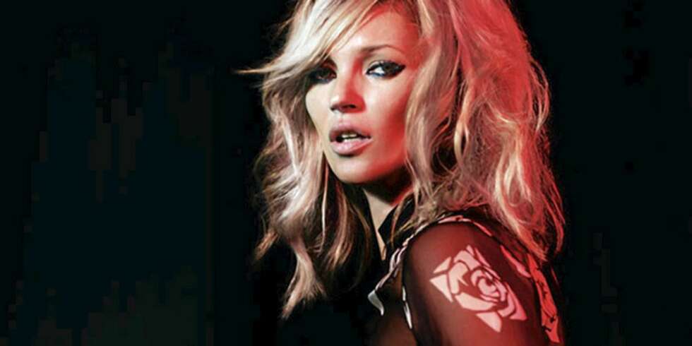 SEXY: Kate Moss viser en esxy og vampete side ved seg selv i sine siste bilder for Topshop. SEXY: Kate Moss viser en esxy og vampete side ved seg selv i sine siste bilder for Topshop.