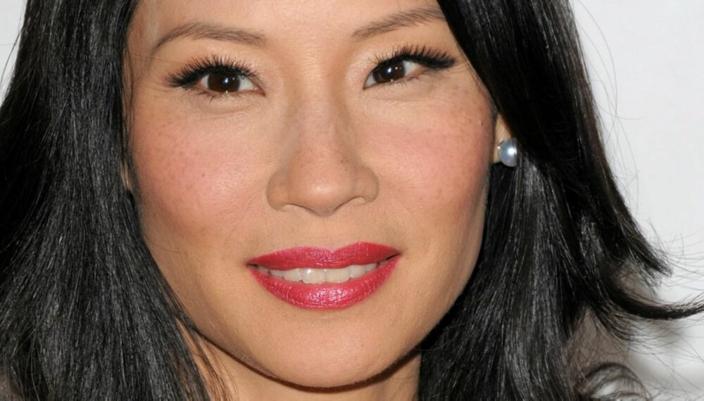 LEPPELEKKERT: Få like perfekte lepper som Lucy Liu ved hjelp av tre enkle steg. LEPPELEKKERT: Få like perfekte lepper som Lucy Liu ved hjelp av tre enkle steg.