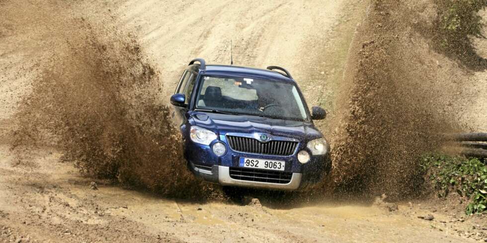 OFF ROAD: Skoda har livslang veihjelp. Ordet ""veihjelp"" er litt misvisende når bilen er konstruert for kjøring i terrenget. OFF ROAD: Skoda har livslang veihjelp. Ordet ""veihjelp"" er litt misvisende når bilen er konstruert for kjøring i terrenget.