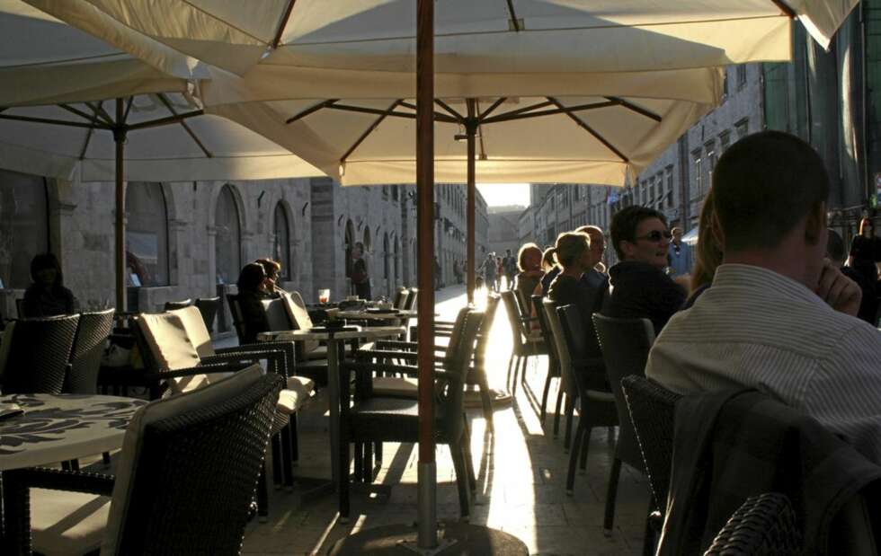 SLAPP AV: Det finnes mange trivelige puber og restauranter i Dubrovniks gamleby. SLAPP AV: Det finnes mange trivelige puber og restauranter i Dubrovniks gamleby.