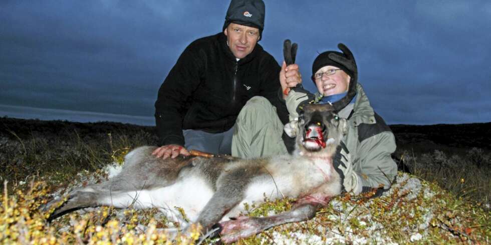 VILLREIN-FALL: Fornøyde jegere i Foprollhogna. Les om veien til villreinlykke, og historien lom dette fallet enger ned i saken! VILLREIN-FALL: Fornøyde jegere i Foprollhogna. Les om veien til villreinlykke, og historien lom dette fallet enger ned i saken!