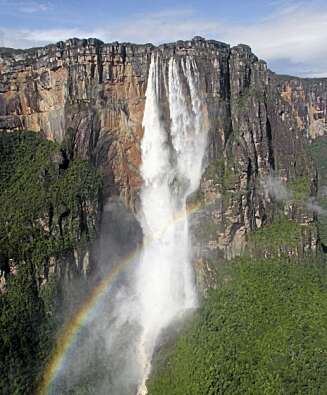 ANGEL FALLS: Verdens lengste foss, Angel Falls, finner du i Venezuela. ANGEL FALLS: Verdens lengste foss, Angel Falls, finner du i Venezuela.