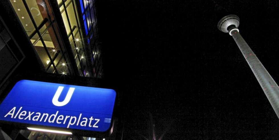 BERLIN: Med sine 368 meter er det ikoniske fjernsynstårnet på AlexanderPlatz den høyeste bygningen i Berlin. BERLIN: Med sine 368 meter er det ikoniske fjernsynstårnet på AlexanderPlatz den høyeste bygningen i Berlin.