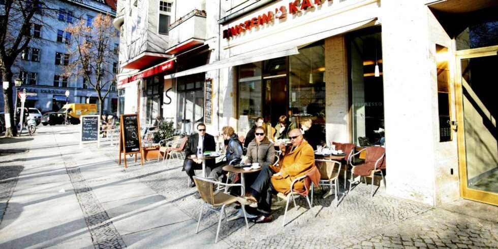 Café Einstein. Café Einstein.