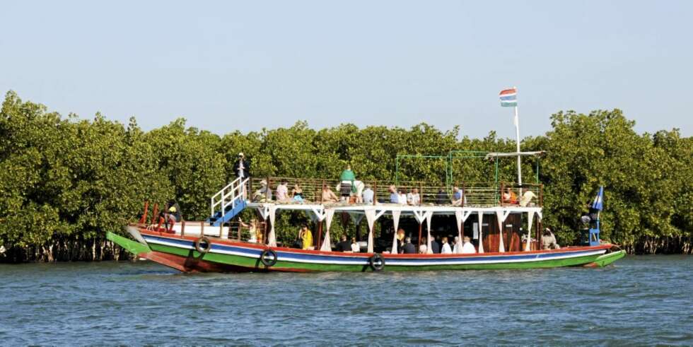 ELVELANGS: Den mektige Gambia-floden, som nesten er dobbelt så lang som Glomma, er en av landets største turistattraksjoner. ELVELANGS: Den mektige Gambia-floden, som nesten er dobbelt så lang som Glomma, er en av landets største turistattraksjoner.