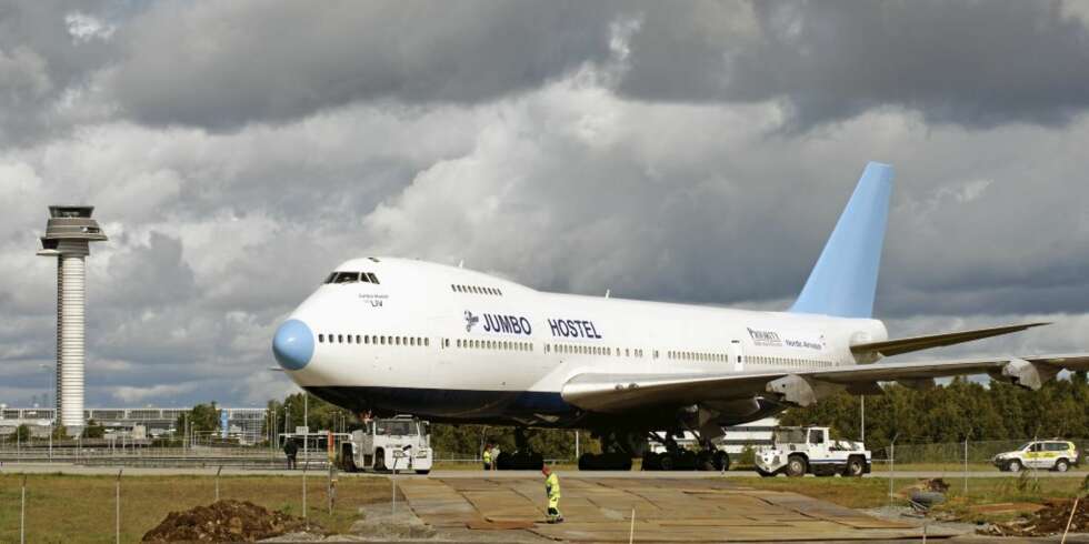 HOTELL MED VINGER: En Boeing 747 er alt man trenger.. PÅ Arlanda utenfor Stockholm er dett flyet gjort om til Vandrerhjem/hotell med 74 senger fordelt på 25 rom. HOTELL MED VINGER: En Boeing 747 er alt man trenger.. PÅ Arlanda utenfor Stockholm er dett flyet gjort om til Vandrerhjem/hotell med 74 senger fordelt på 25 rom.