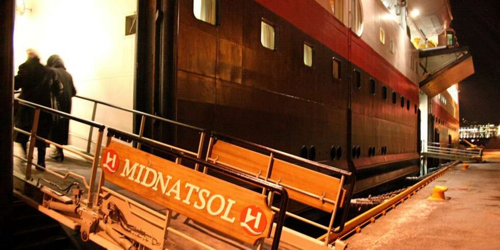 ÅPENT SKIP: Frem til søndag er Hurtigruteskipet MS Midnatsol åpen for publikum der hun ligger til kai ved Akershus slott. ÅPENT SKIP: Frem til søndag er Hurtigruteskipet MS Midnatsol åpen for publikum der hun ligger til kai ved Akershus slott.