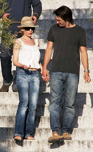 SEXY SANGFUGL: Kylie Minouge og Olivier Martinez på tur i vakre Korsika. SEXY SANGFUGL: Kylie Minouge og Olivier Martinez på tur i vakre Korsika.