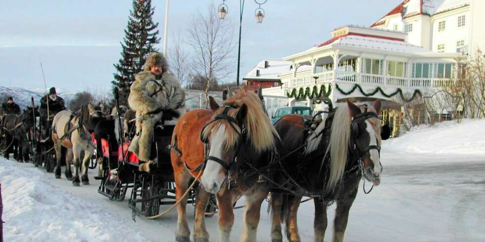 FIKS FERDIG: På høyfjellshotellet Dr. Holms kan du feire tradisjonell jul, uten å kjøpe juletre og lage mat. FIKS FERDIG: På høyfjellshotellet Dr. Holms kan du feire tradisjonell jul, uten å kjøpe juletre og lage mat.