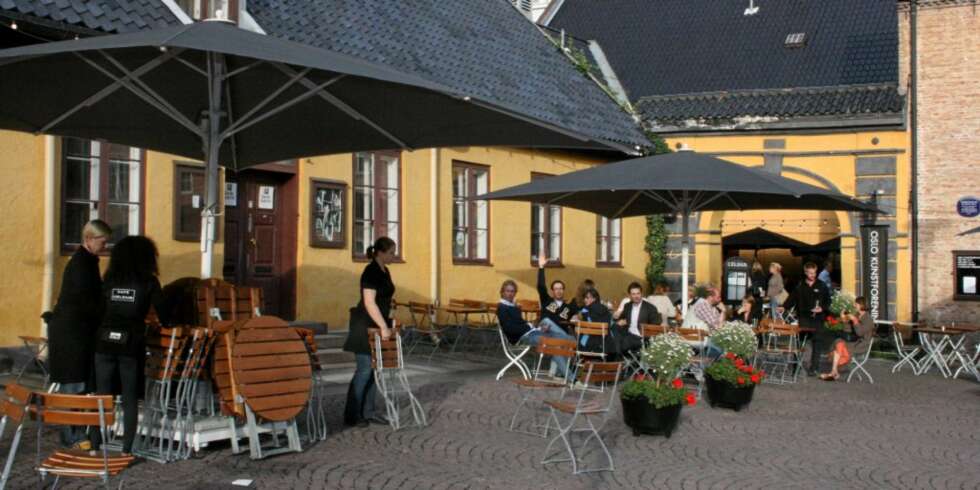 UFORKLARLIG: Fra utsiden ser Kafé Celsius ut som en helt vanlig kafé, men her inne skjer det mye som ingen kan forklare. UFORKLARLIG: Fra utsiden ser Kafé Celsius ut som en helt vanlig kafé, men her inne skjer det mye som ingen kan forklare.
