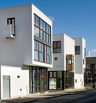 DONNYBROOK QUARTER: Dette er et eksempel på ny og moderne arkitektur i minimalistisk stil øst i London. DONNYBROOK QUARTER: Dette er et eksempel på ny og moderne arkitektur i minimalistisk stil øst i London.