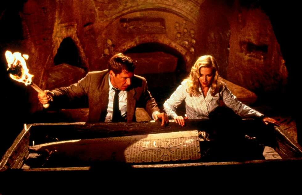 FRA FILMEN: I "Indiana Jones and the Last Crusade" spiller Harrison Ford hovedrollen som Indiana Jones. Her er han sammen med medskuespiller Alison Doody som Dr. Elsa Schneider i filmen. FRA FILMEN: I "Indiana Jones and the Last Crusade" spiller Harrison Ford hovedrollen som Indiana Jones. Her er han sammen med medskuespiller Alison Doody som Dr. Elsa Schneider i filmen.