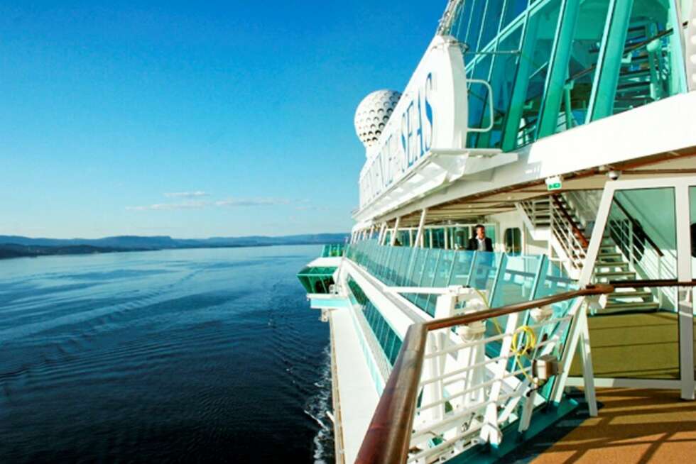 FERIEDRØM: Mange drømmer og fred og ro med utsikt ut over det åpne hav, som her fra et av skipene til Royal Caribbean. FERIEDRØM: Mange drømmer og fred og ro med utsikt ut over det åpne hav, som her fra et av skipene til Royal Caribbean.