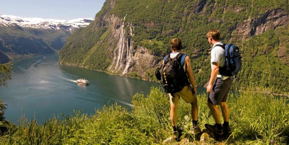 FOTTUR I GEIRANGER: Vakre Geiranger kan friste med storslått natur og spennende fotturer. FOTTUR I GEIRANGER: Vakre Geiranger kan friste med storslått natur og spennende fotturer.