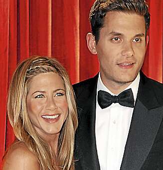 SLUTT: Jennifer Aniston og John Mayer på Oscar-utdelingen i februar i fjor. Forholdet holdt ikke lenge etter dette. SLUTT: Jennifer Aniston og John Mayer på Oscar-utdelingen i februar i fjor. Forholdet holdt ikke lenge etter dette.