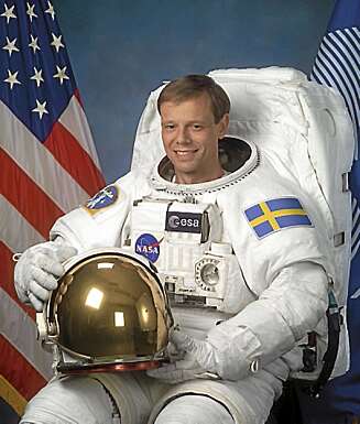 FØRSTE SKANDINAVN: Svenske Christer Fuglesang er første astronaut fra Skandinavia. Trøsten for nordmenn får være at han er halvt norsk. FØRSTE SKANDINAVN: Svenske Christer Fuglesang er første astronaut fra Skandinavia. Trøsten for nordmenn får være at han er halvt norsk.