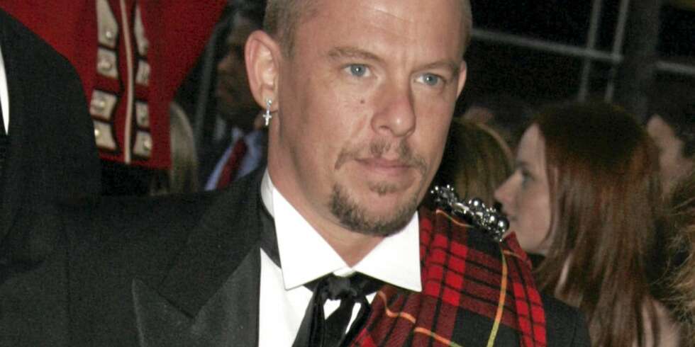 DØD: Designeren Alexander McQueen er død. DØD: Designeren Alexander McQueen er død.