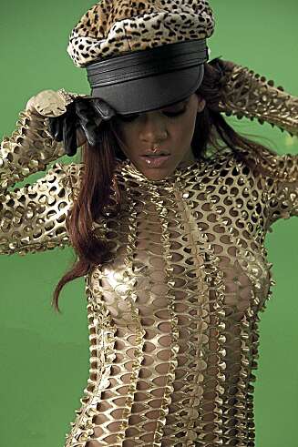 2010-02-10.
Rihanna in promo video shoot for single Rude Boy.
Supplied by: Planet Photos Code: 4066
DISTR. STELLA PICTURES 2010-02-10.
Rihanna in promo video shoot for single Rude Boy.
Supplied by: Planet Photos Code: 4066
DISTR. STELLA PICTURES